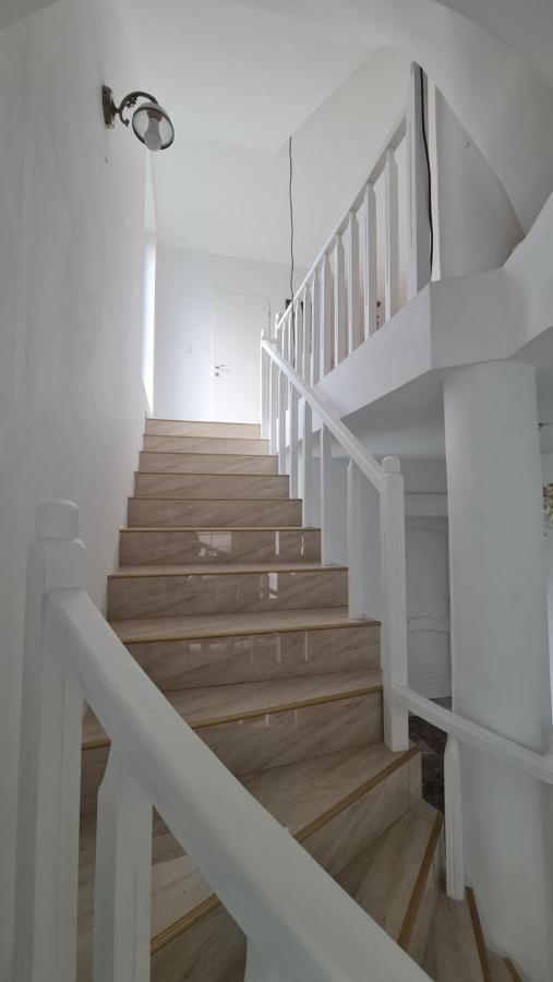 Casa Anne Hotel Baile Herculane Ngoại thất bức ảnh
