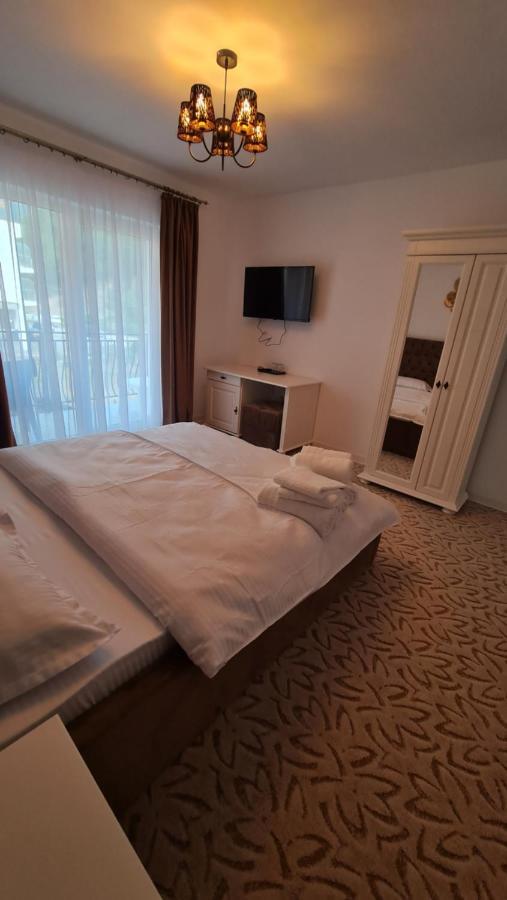 Casa Anne Hotel Baile Herculane Ngoại thất bức ảnh