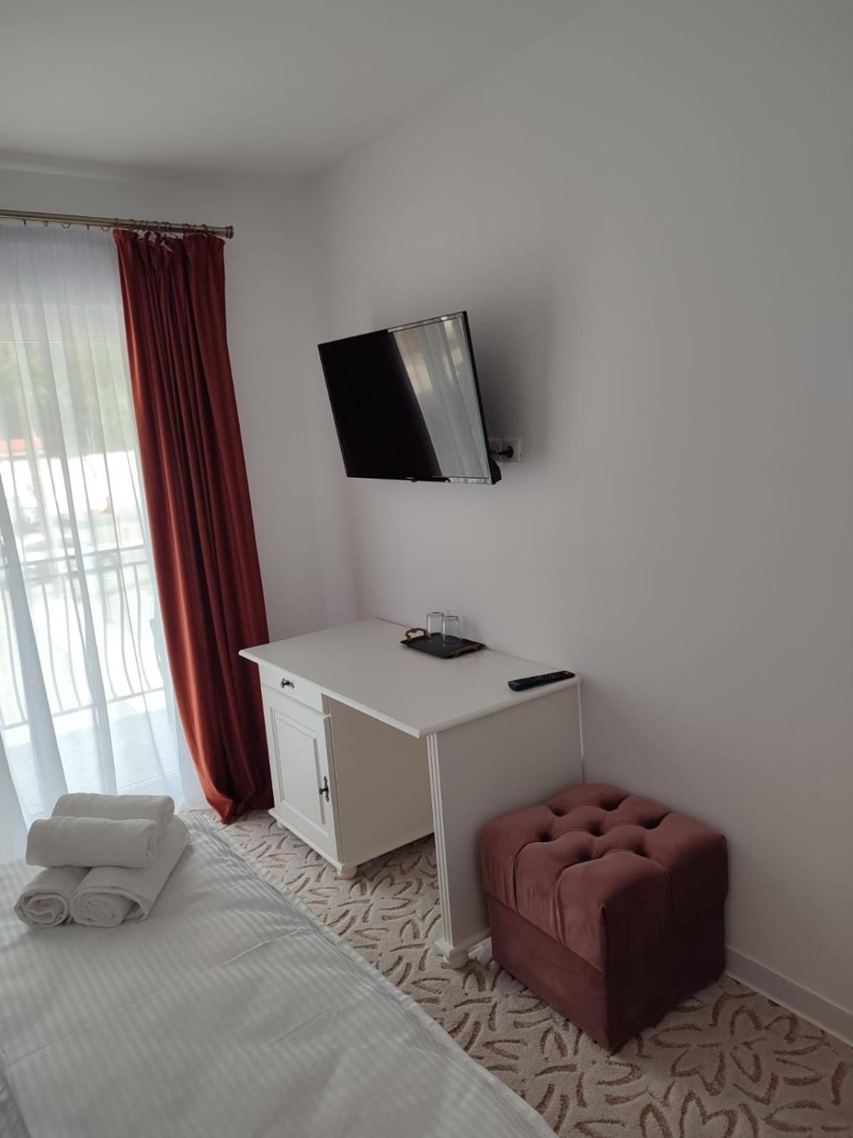 Casa Anne Hotel Baile Herculane Ngoại thất bức ảnh
