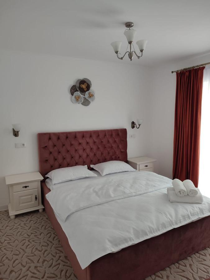Casa Anne Hotel Baile Herculane Ngoại thất bức ảnh