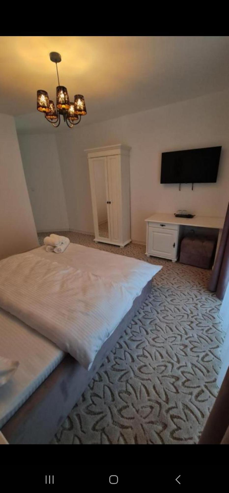Casa Anne Hotel Baile Herculane Ngoại thất bức ảnh